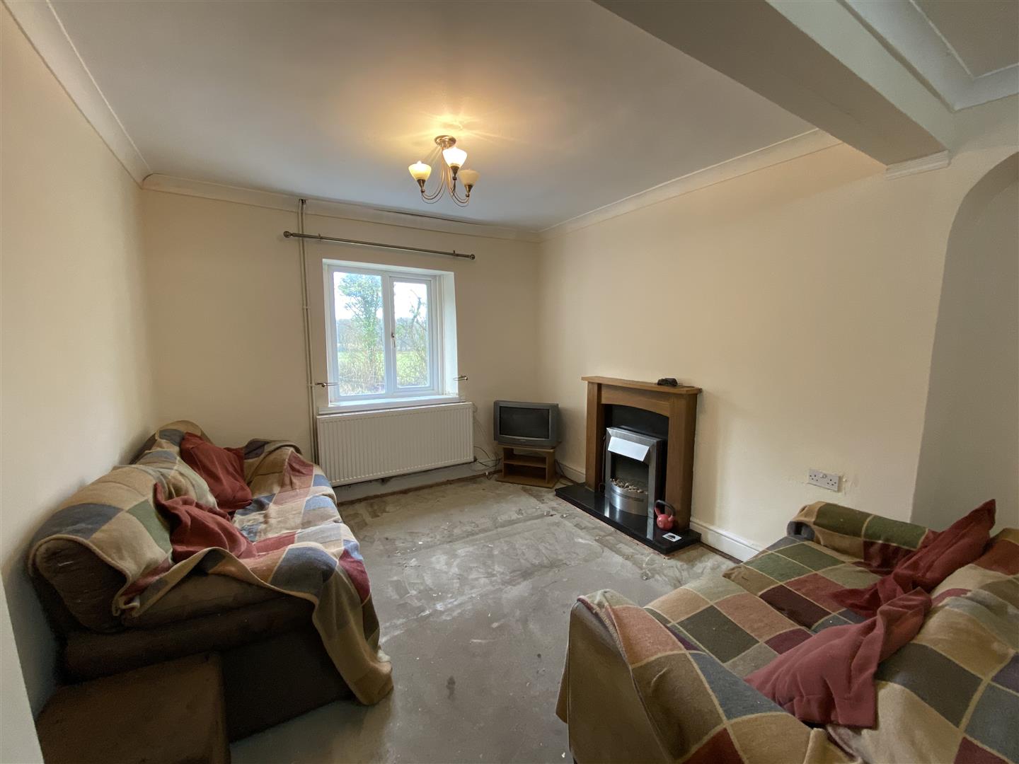 LOUNGE/DINING ROOM